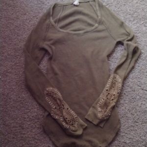 Free People crochet cuff thermal top M